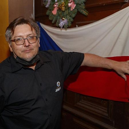 Pivovar Maly Janek - Restaurace, Penzion A Stany Jince Luaran gambar
