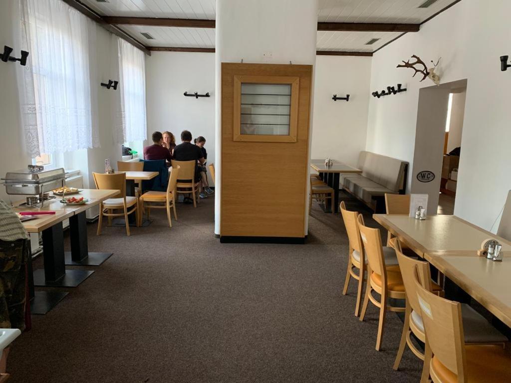 Pivovar Maly Janek - Restaurace, Penzion A Stany Jince Luaran gambar